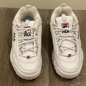 Girls/Women’s Filas sneakers!